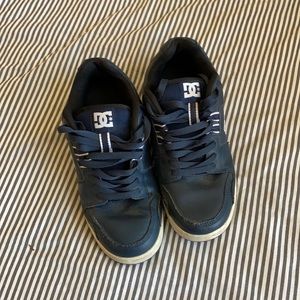 Size 9 DC shoes barely worn